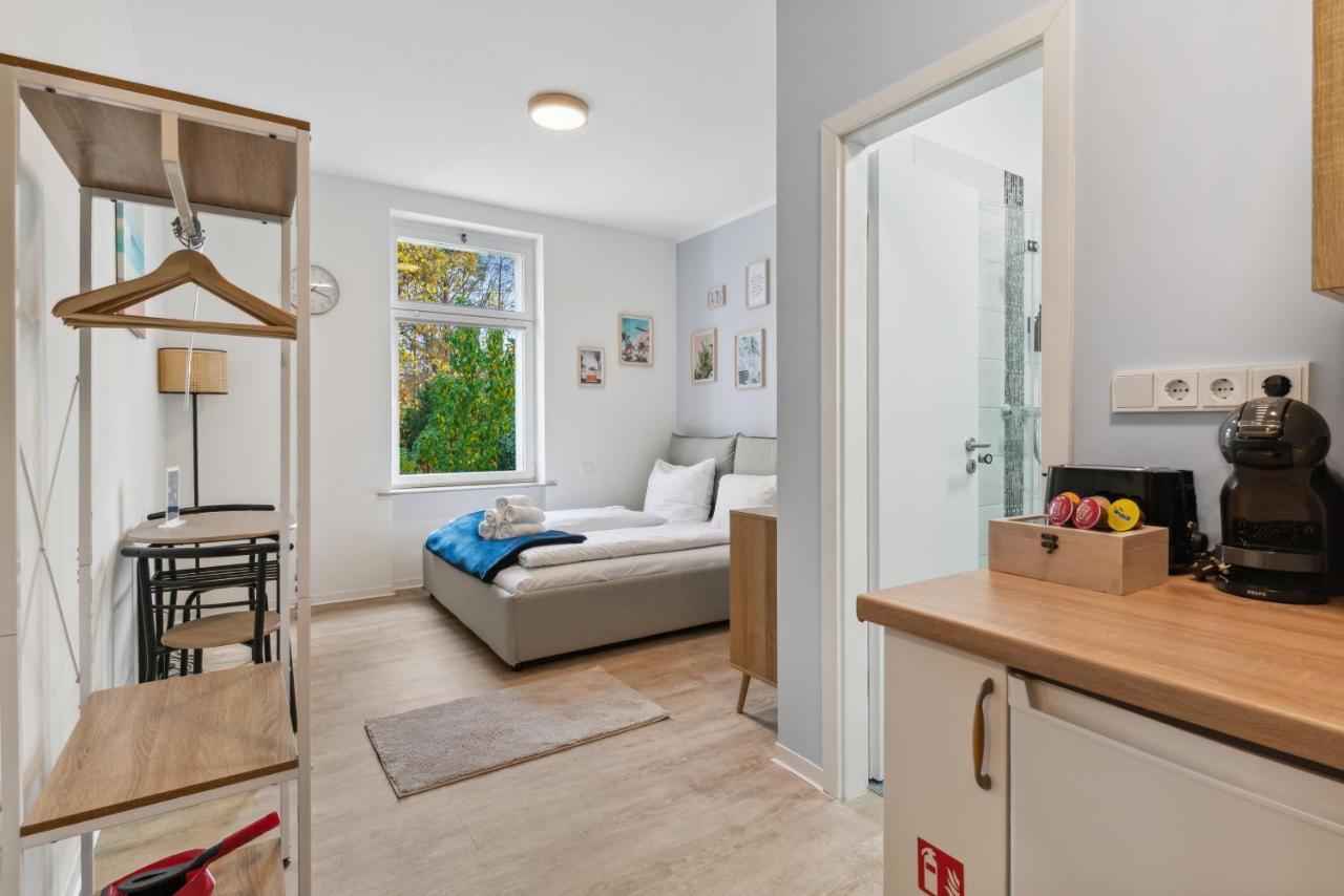 Vorstadtoase - 2 Personen - Eichwalde, Naehe Ber - Queensize-Bett, Netflix, Parken Ngoại thất bức ảnh