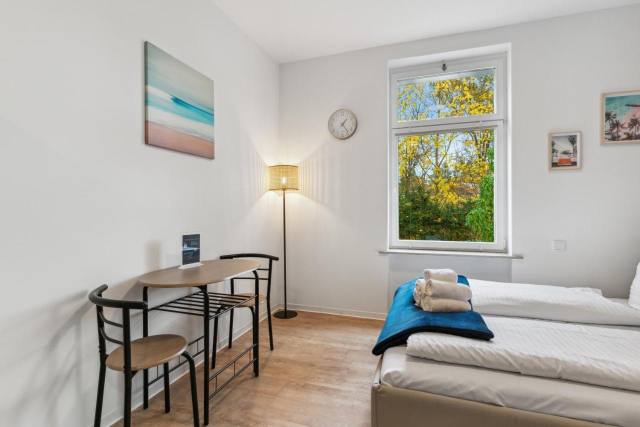 Vorstadtoase - 2 Personen - Eichwalde, Naehe Ber - Queensize-Bett, Netflix, Parken Ngoại thất bức ảnh